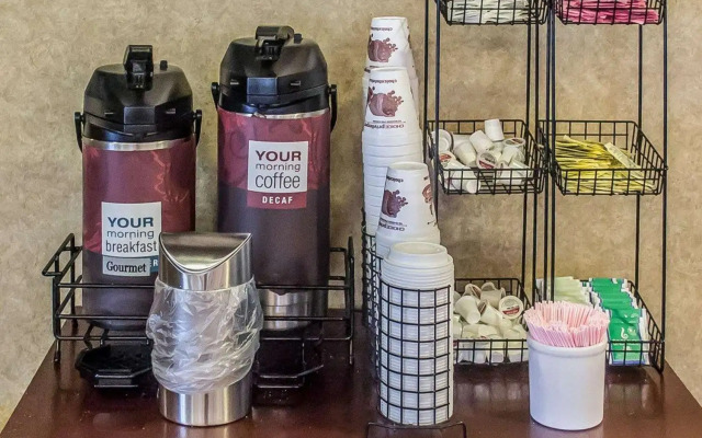 Days Inn by Wyndham Austintown