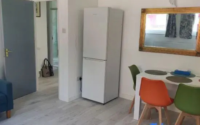 A Stunning Flat in London, Gants Hill