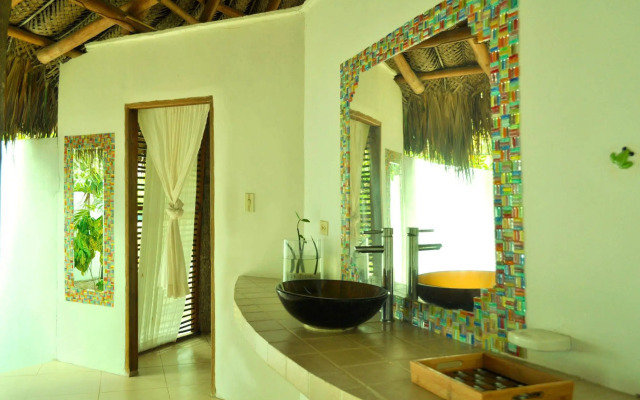 Huku Beach Hostel