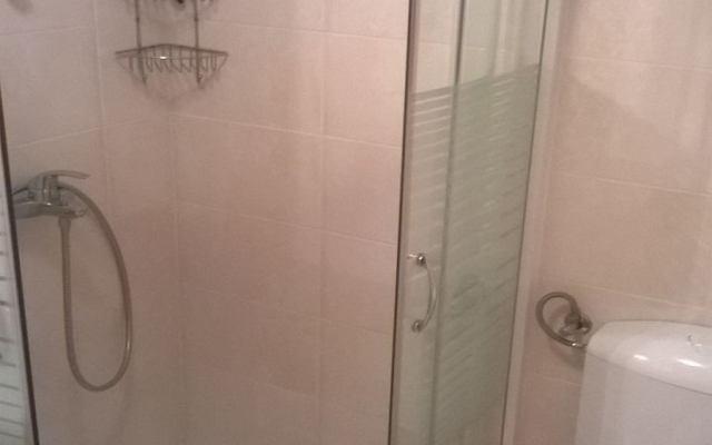 Apartment Tom - 500 m from sea: A1 Omis, Riviera Omis