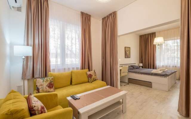 POP UP - Colourful One Bedroom Flat - TOP CENTER