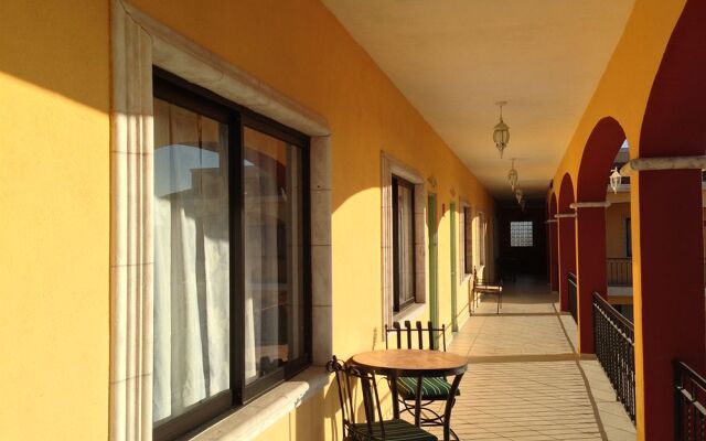 Hotel Plaza Los Dorados