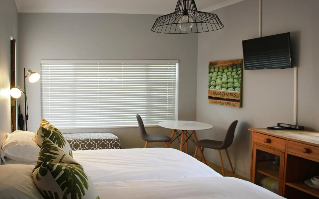 Olive tree private rooms in Stellenbosch