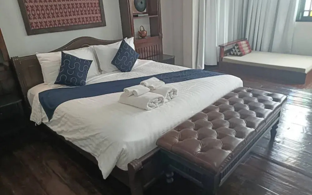 Cheva Gallery by OYO Rooms