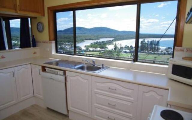 Endeavour, 10 Dulconghi Street