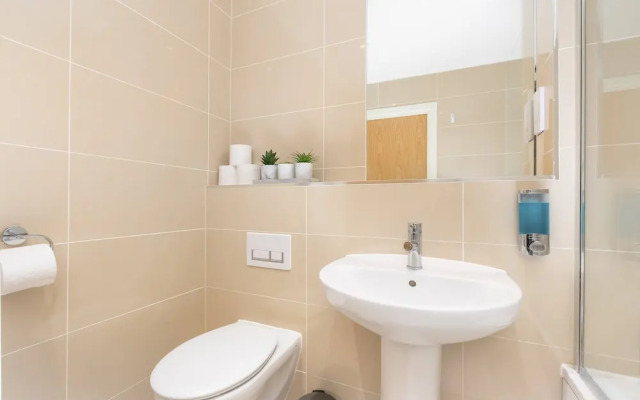 Skyvillion 2bed Enfield Flat W Balcony - Parking