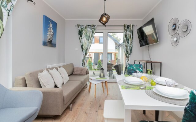 Coast Apartment With Terrace by Renters
