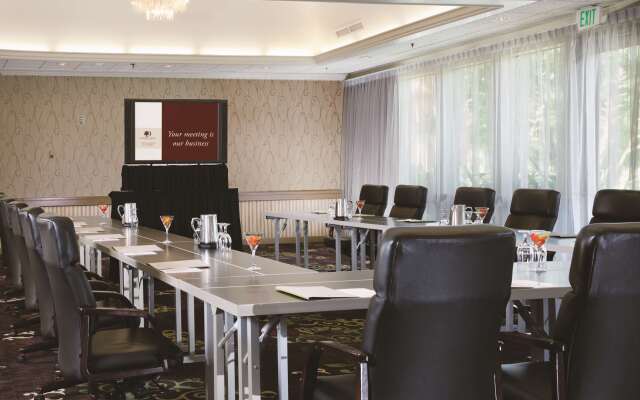 DoubleTree by Hilton Sonoma - Wine Country