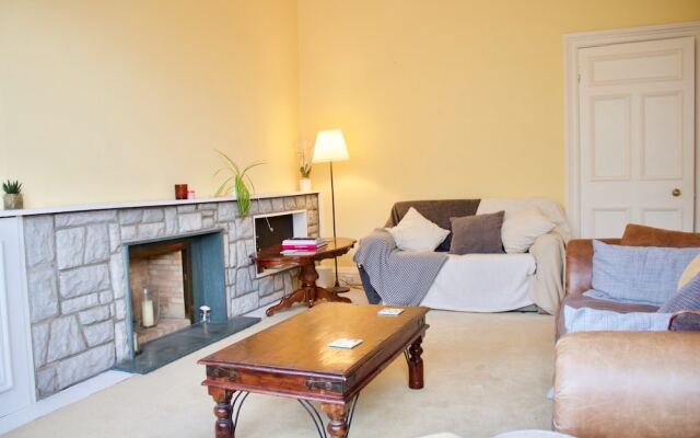 2 Bedroom Bruntsfield Apartment