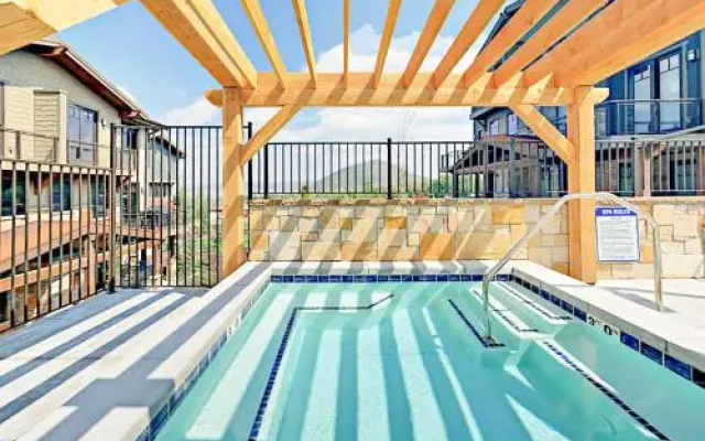 3793 Blackstone Drive Condo Unit 1G