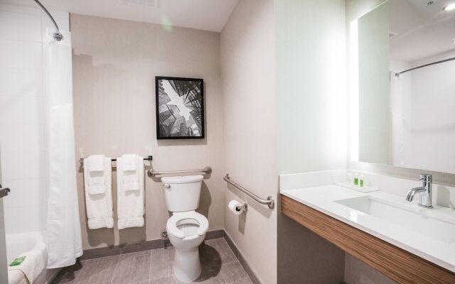 Holiday Inn Hotel & Suites Calgary South Conference Ctr