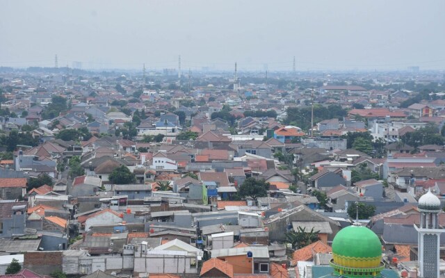 Strategic And Nice 2Br At Bassura City Apartment