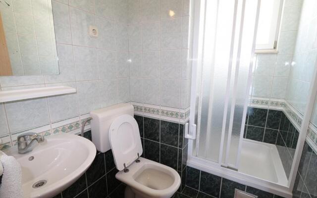 JoviZe - free parking - R4(2)