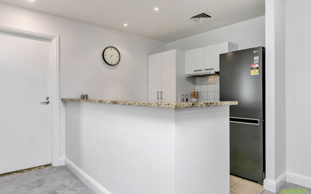 QV Modern Apartment in CBD - 078