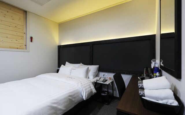 W Motel