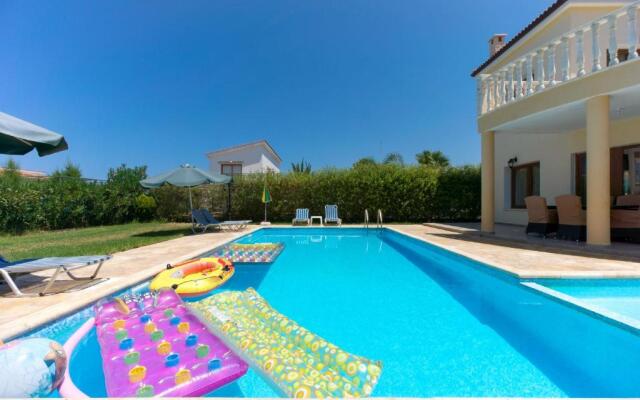 Villa Tsikkos Dio in Argaka