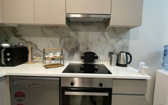 Modern Deluxe 1 1 Living Apartment Near Mall of Istanbul