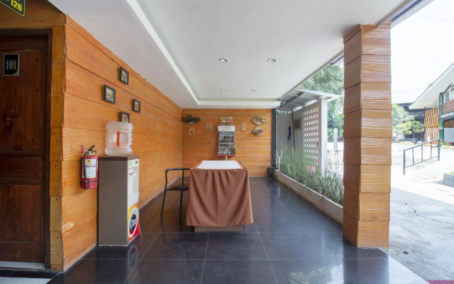 OYO 3283 Bwalk Hotel