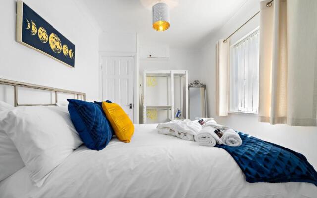 Stay In Cardiff Canton St. John's Court Apartment