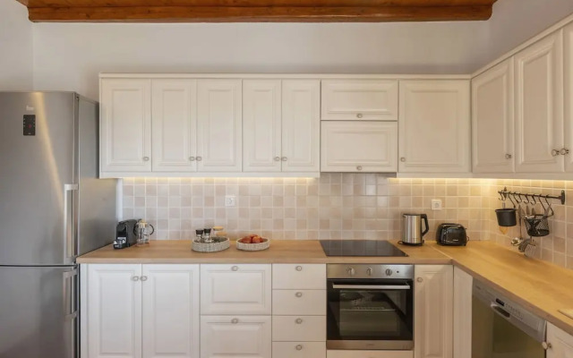 Myrsini Traditional Hillside Cottage