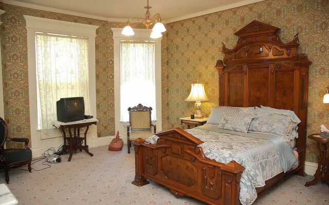 The Grand Anne Bed & Breakfast