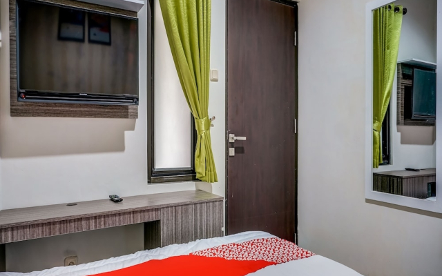 OYO 90940 Guesthouse Colombus G12