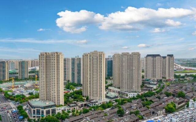 ReMAX E-sports Hotel (Ningbo Railway Station Nantang Old Street)