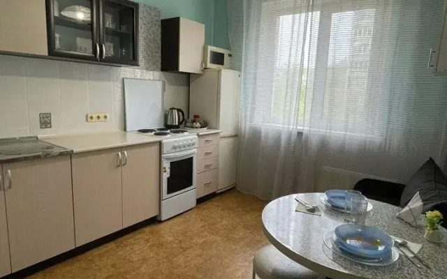 Gold Apart (Gold Apart) on the University Embankment 36B