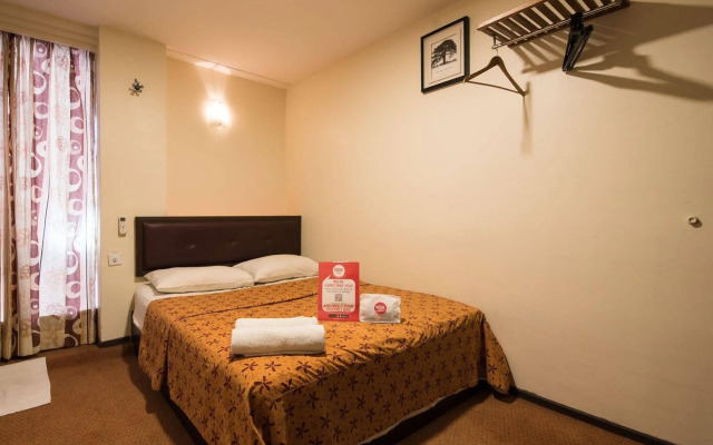 Veenai Hotel