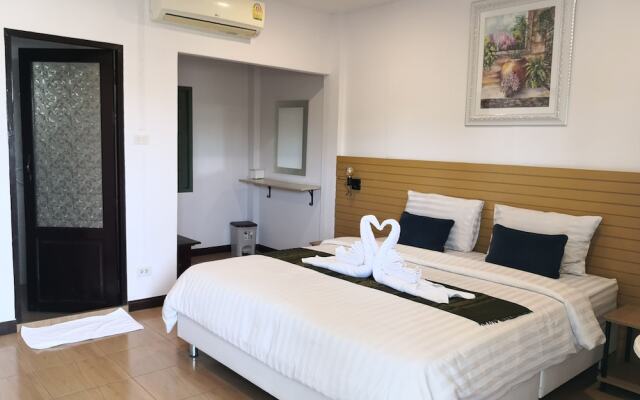 Naruchon Hotel