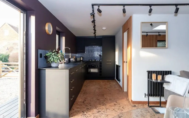 Modern 2-bed Cabin Near West Wittering Beach