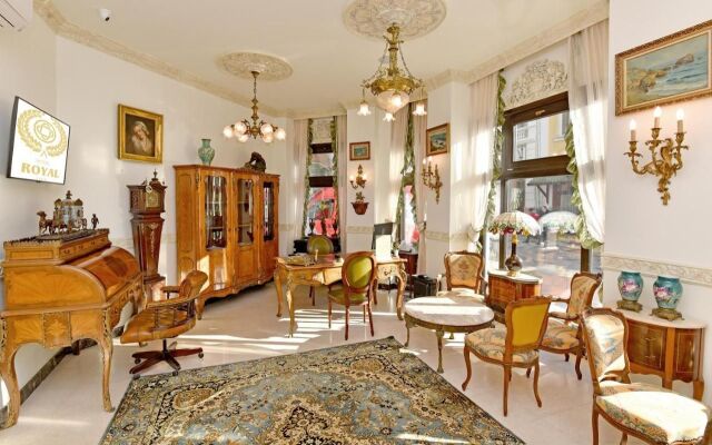 Royal Hotel