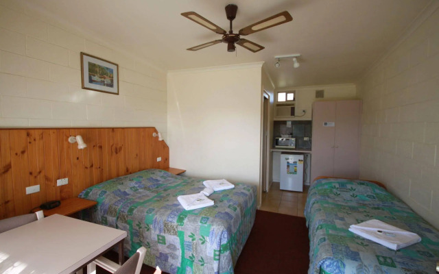 Pelicans Motel San Remo
