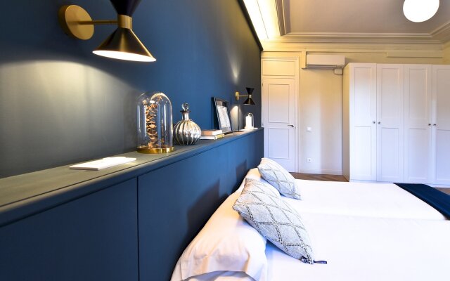 Palau in Barcelona with 2 bedrooms and 2 bathrooms