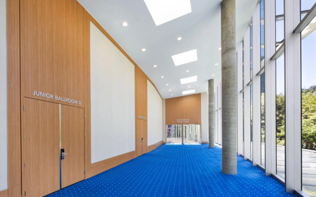 Sheraton Vancouver Wall Centre