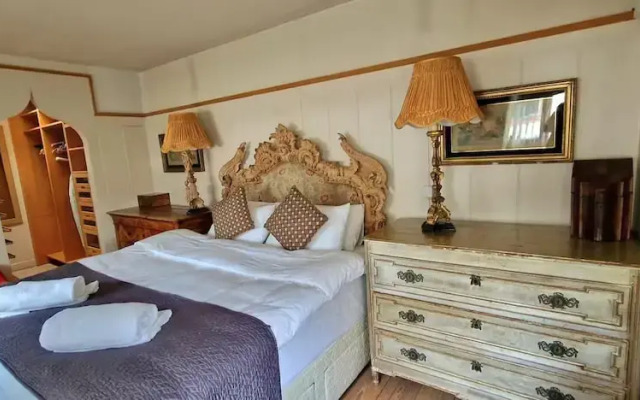 118 A Perfect Blend of Charm and Luxury