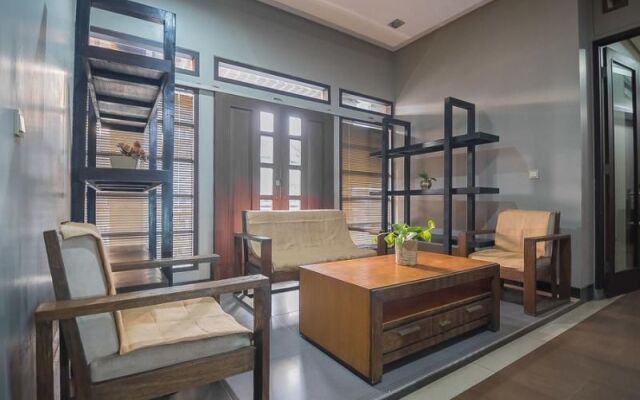 RedDoorz Syariah near Politeknik Negeri Bandung 3