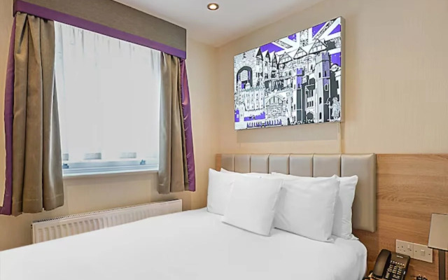 OYO Townhouse 30 Sussex Hotel