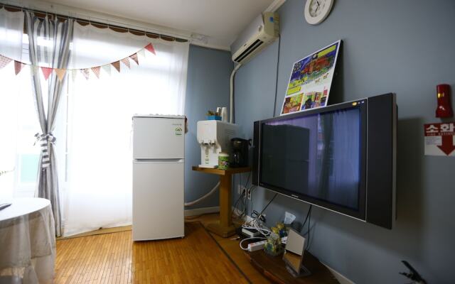 Guest House Play at Home