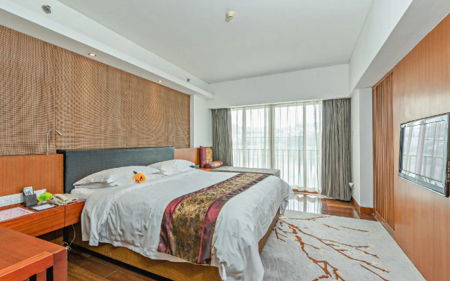 Baiyun Lakeside Hotel