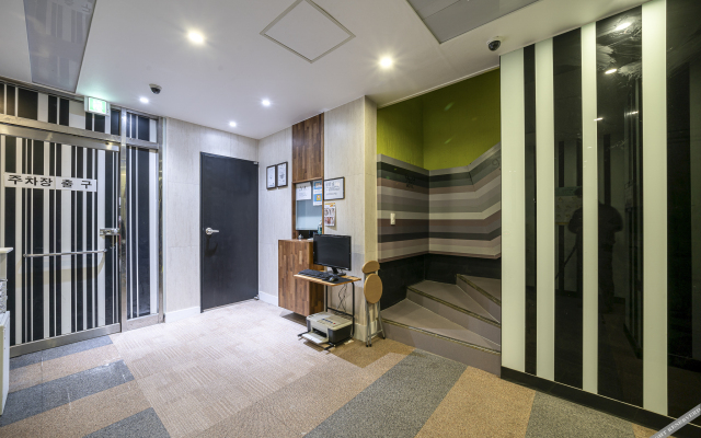 9to9 Motel