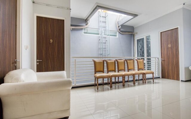 RedDoorz near Surabaya Zoo