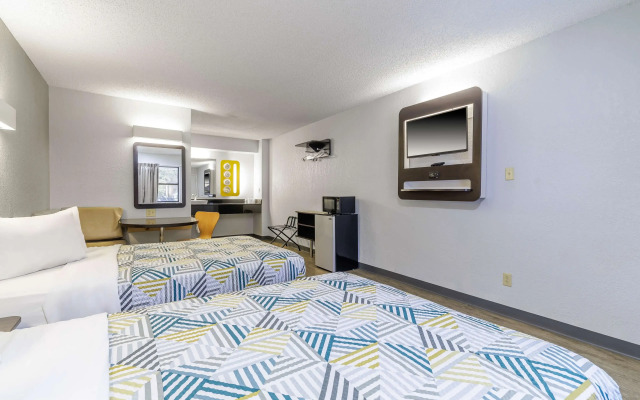 Motel 6 Boerne, TX