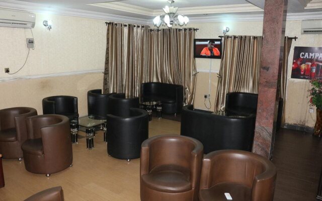 New Point Hotel And Suites