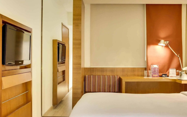 ibis Mumbai Airport Hotel