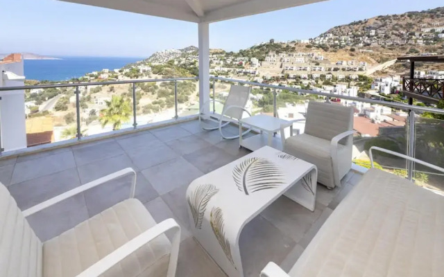 Amazing Duplex House With Sea View in Bodrum