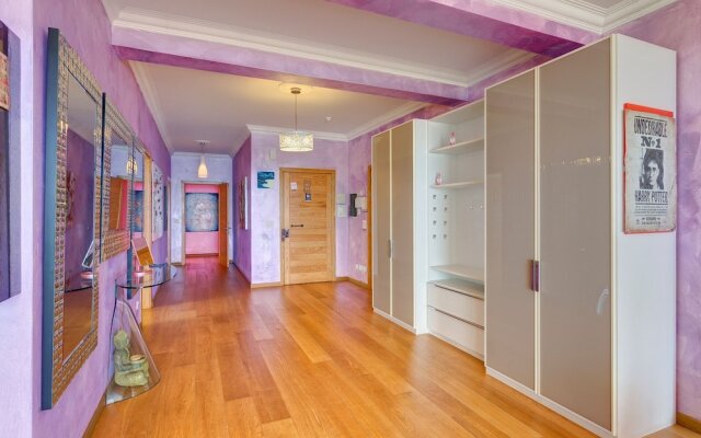 Seafront Apartment in Sliema With Pool, Upmarket Complex