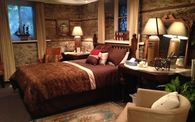 Trinity House Inn