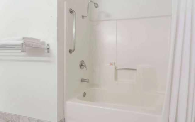 Days Inn by Wyndham Westley