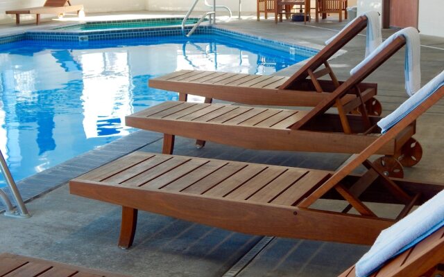 Wood River Inn & Suites